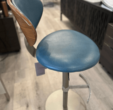 vera hydraulic barstool